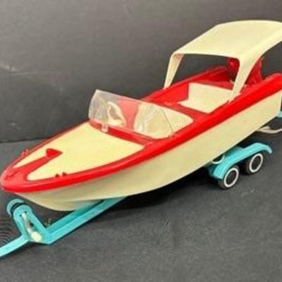 Vintage Tonka Clipper 

The boat measures 12 inches long

Item in good vintage condition with some light wear. 