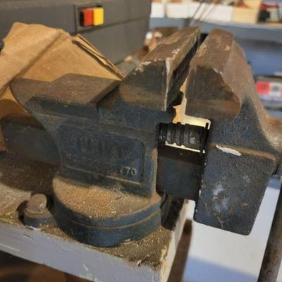 Bench Vise 