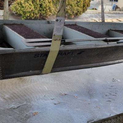 Starcraft 12' Boat