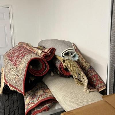 Nice oriental style rugs. 