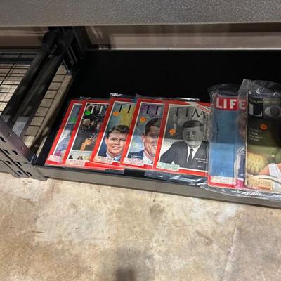 Vintage Look, Life and Time magazines. 