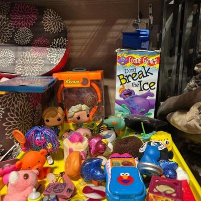 Kids small toys.