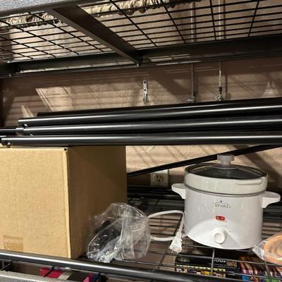 Metal adjustable dividers. 