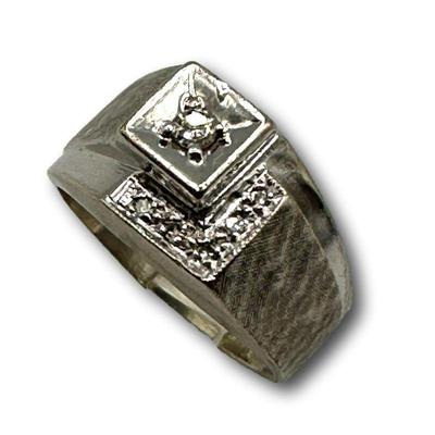 Bid at: https://www.liveauctioneers.com/auctioneer/8187/meadow-lane-auctions/