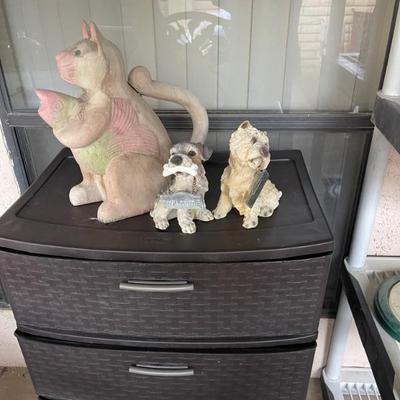 Small statues 
