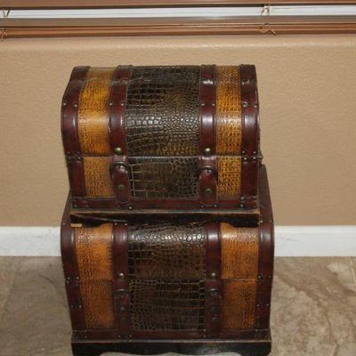 wallygator covered trunks signed