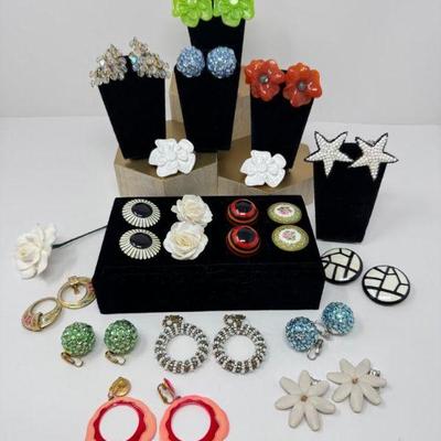 Vintage Clip-On Earrings: Floral, Geometric, & More	