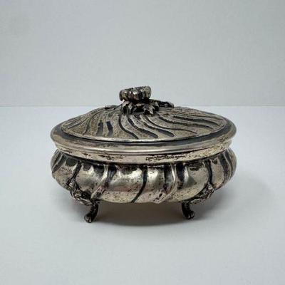  800 European Silver- Vanity Box w/ Raised Floral Decoration (323.80g)	