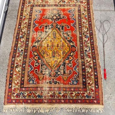 Rustic Rug w/ Abstract Design & Faded Hues	