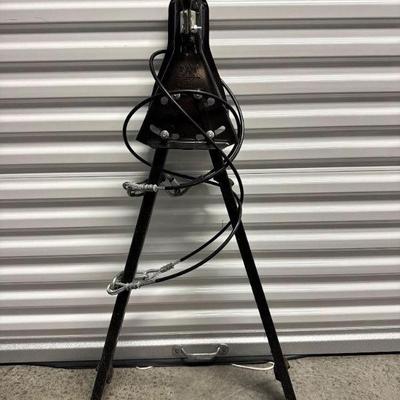 Triangle-Shaped Tow Hitch w/ Cable Winders	