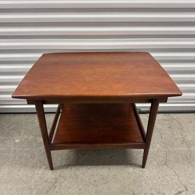 Quality Vintage MCM Side Table w/ Lower Shelf	