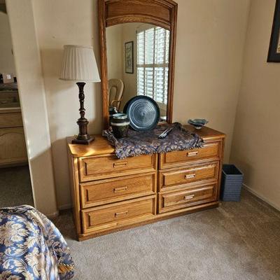 Dresser With Mirror