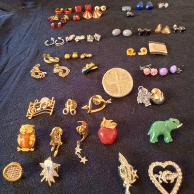 Cg226 jewelry lot