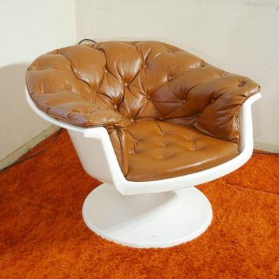 Mid-Century Modern Tufted Swivel Lounge Chair w/Tulip Base