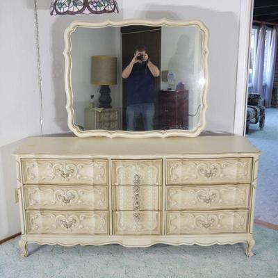 Bassett French Provincial Dresser w/Mirror