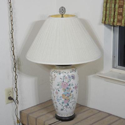 Chinoiserie Porcelain Table Lamp
