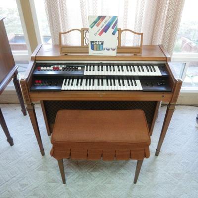 Yamaha Electone B-12 Organ & Bench