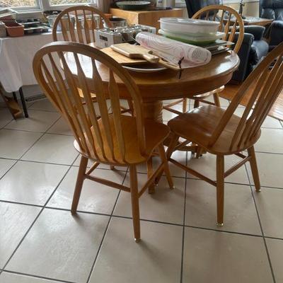 oak table with leaf and 4 chairs