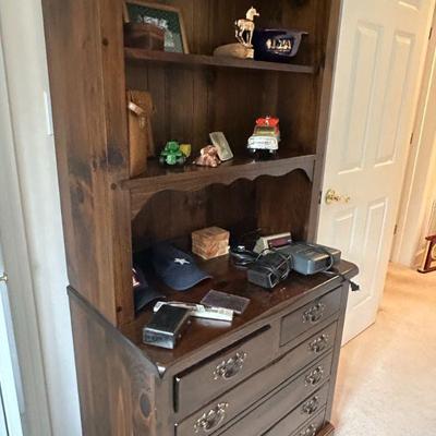 Pine dresser with hutch