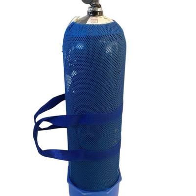 TEWA815 Luxfur Scuba Tank	Scuba tank that still has air in it. Tank is set up in carrying bag. Exact Air level unconfirmed.
