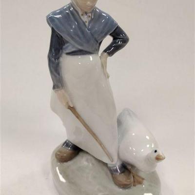 RARE ROYAL COPENHAGEN GIRL WITH GOOSE #528