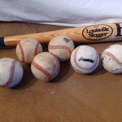 Louisville Slugger Softball Bat and Balls