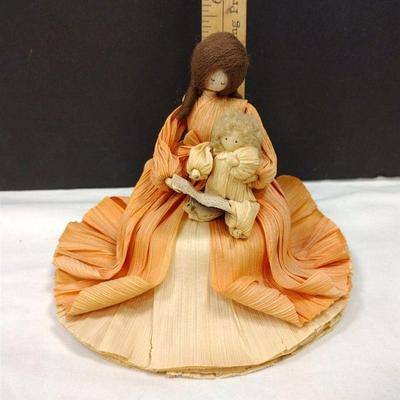 NAN'S VINTAGE CORN HUSK DOLL