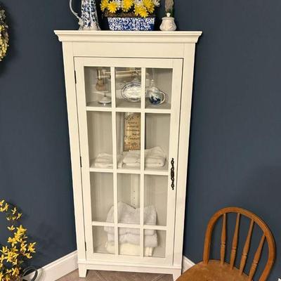 In addition to the three story collectors warehouse, this sale also features the whole house contents of the home including furniture,...