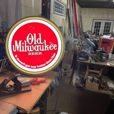 Vintage Old Milwaukee Beer Advertising Light Sign