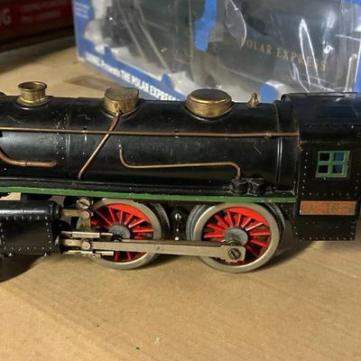 A huge Lionel Train collection that dates back to the 1920's featuring engines, locomotives, boxcars, tracks, power supplies,...