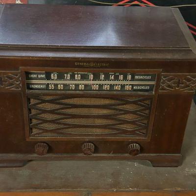 General Electric 1940's Radio