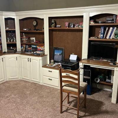 In addition to the three story collectors warehouse, this sale also features the whole house contents of the home including furniture,...
