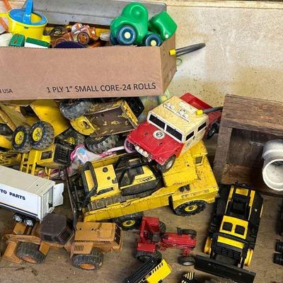 A huge selection of vintage toys from Tonka, Lincoln Logs, Erector Sets and much more!
