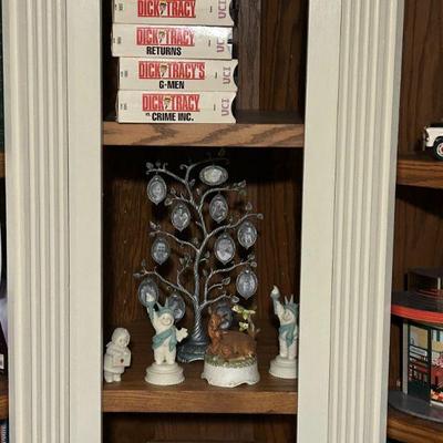 In addition to the three story collectors warehouse, this sale also features the whole house contents of the home including furniture,...