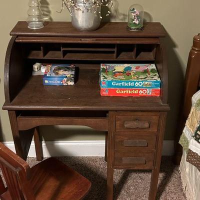 In addition to the three story collectors warehouse, this sale also features the whole house contents of the home including furniture,...
