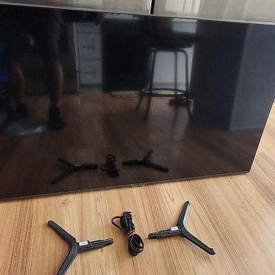 MHT004 - 43" Samsung TV (no remote control)