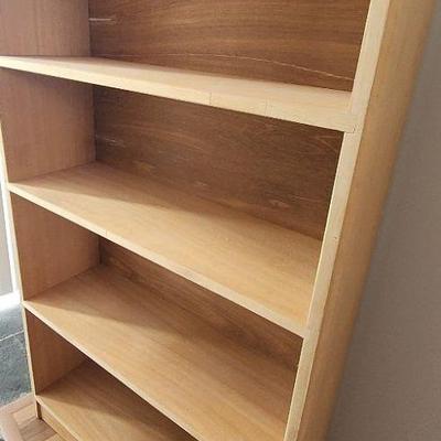 MHT022 - Unfinished Wooden Bookshelf (1 of 4)