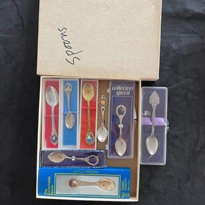 MHT054- Vintage Collectible Spoons 