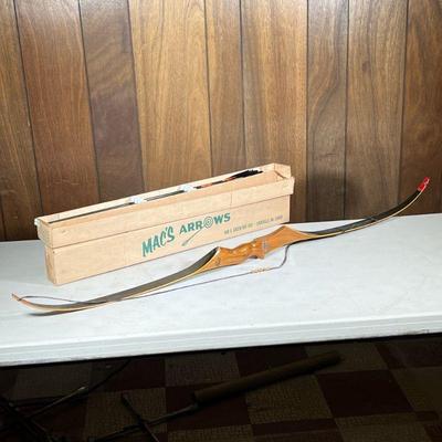 Stemmler Archery Bow | Signed Amo 60”, accompanied by two boxes of Mac’s Arrows each containing 6 arrows. - l. 60 in

