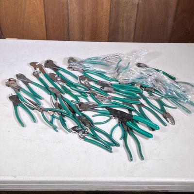 Large S-k USA Plier Set | S-K Tools green handled pliers of various sizes, including multiples of certain sizes.
