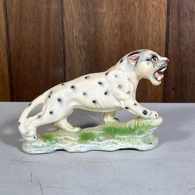 Faience Porcelain Leopard | No apparent markings. - h. 5.5 x l. 8.5 in