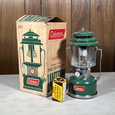 Vintage Coleman Lantern | Two-mantle floodlight, green, in original box. - h. 15.25 in (box)