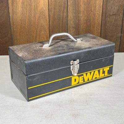 Dewalt Plate Joiner | In a metal case / tool box. - l. 15.5 in (box)

