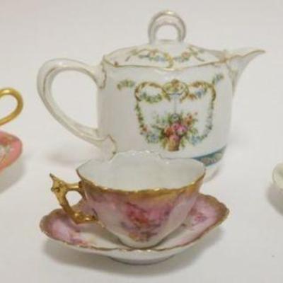 1038	GROUP OF ASSORTED DECORATED CHINA INCLUDING VICTORIA CARLSBAD MINIATURE TEACUP, GERMAN MINIATURE TEAPOT, ETC, TALLEST APPROXIMATELY...