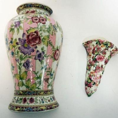 1067	2 PORCELAIN WALL POCKETS,  APPROXIMATELY 12 IN X 7 IN
