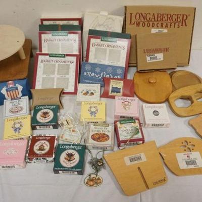 1227	ASSORTED LONGABERGER CHRISTMAS ORNAMENTS, WOOD LIDS, DIVIDERS, STANDS AND HANG TIES
