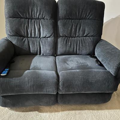 Power recliner loveseat 