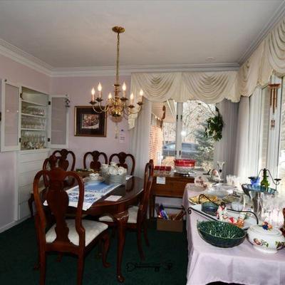 076 dining room