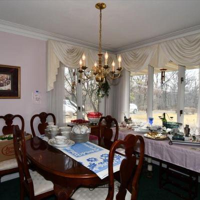 077 dining room