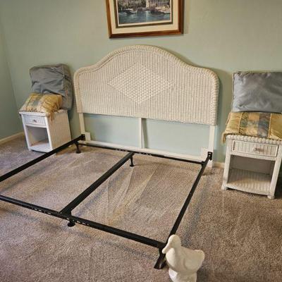 Vintage, great condition king wicker bedroom set